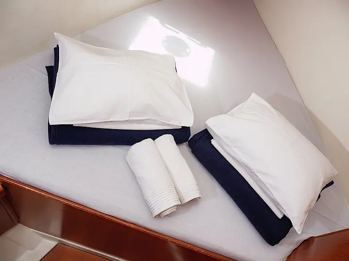 Beneteau Cyclades 39.3 - Interior - cabin (photo taken 2019)
