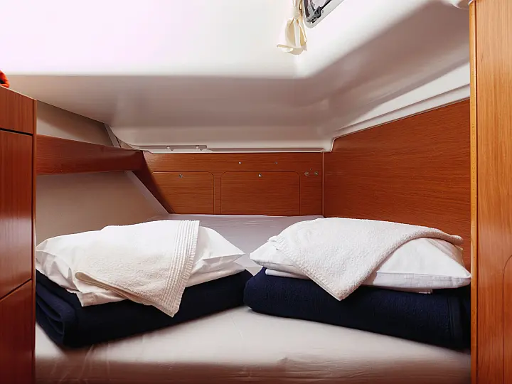 Beneteau Cyclades 39.3 - Interior - cabin (photo taken 2019)