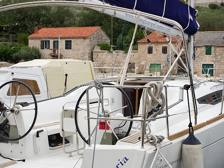 Sun Odyssey 349 - Exterior (photo taken 2019)