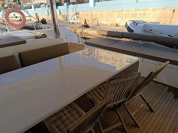 Lagoon 620 - Lounge 1