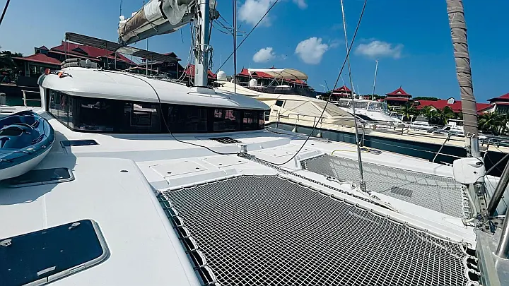 Lagoon 620 - Front Deck/Net