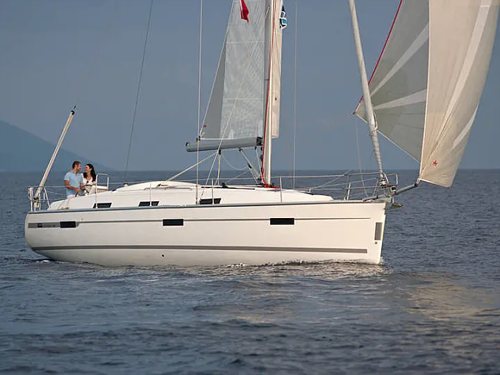 Bavaria Cruiser 37 - 