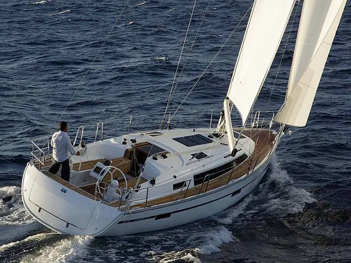 Bavaria Cruiser 37 - 