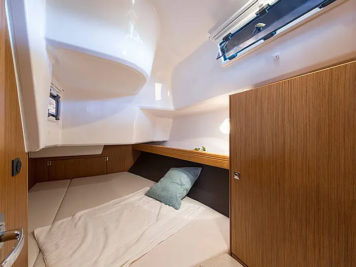 Bavaria Cruiser 37 - 