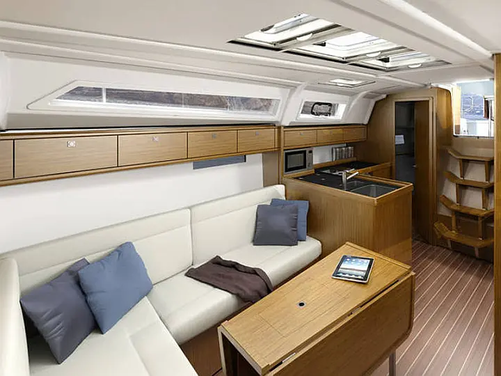Bavaria Cruiser 37 - 