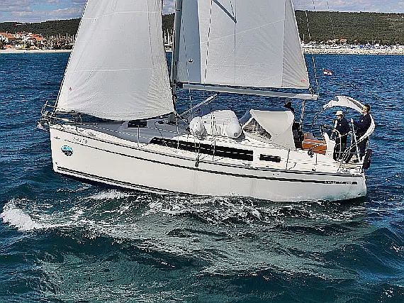 BAVARIA C 33 
