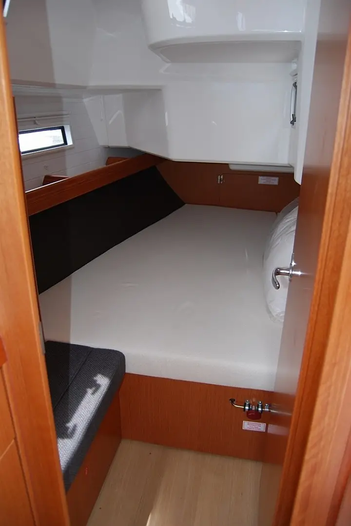 Bavaria Cruiser 37 - 