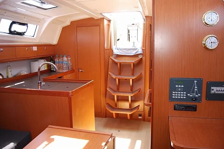 Bavaria Cruiser 37 - 