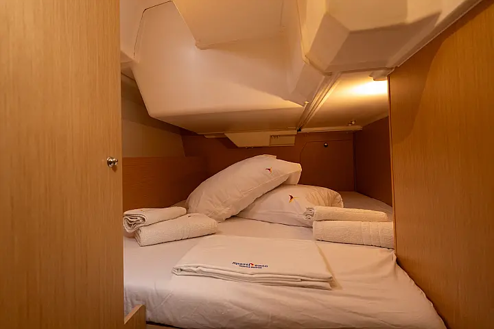 Oceanis 38.1 - Cabin