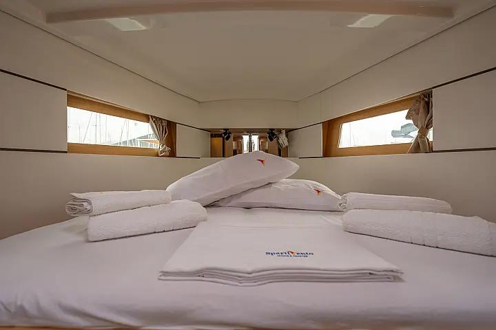 Oceanis 38.1 - Cabin
