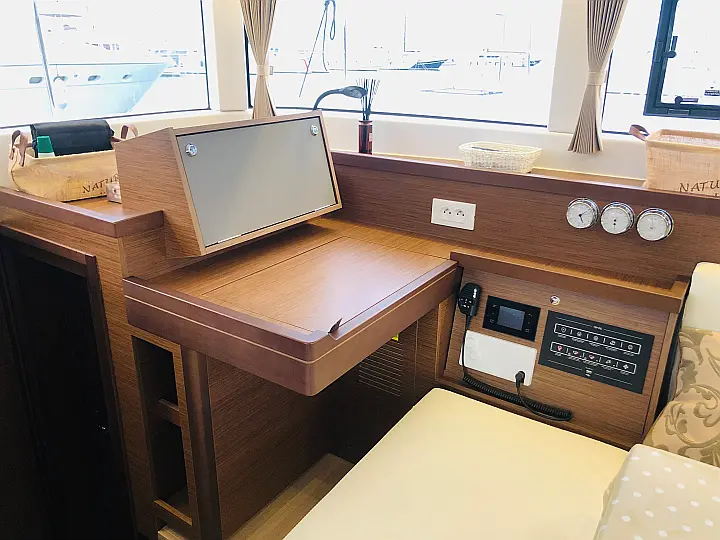Lagoon 40 - Dinette