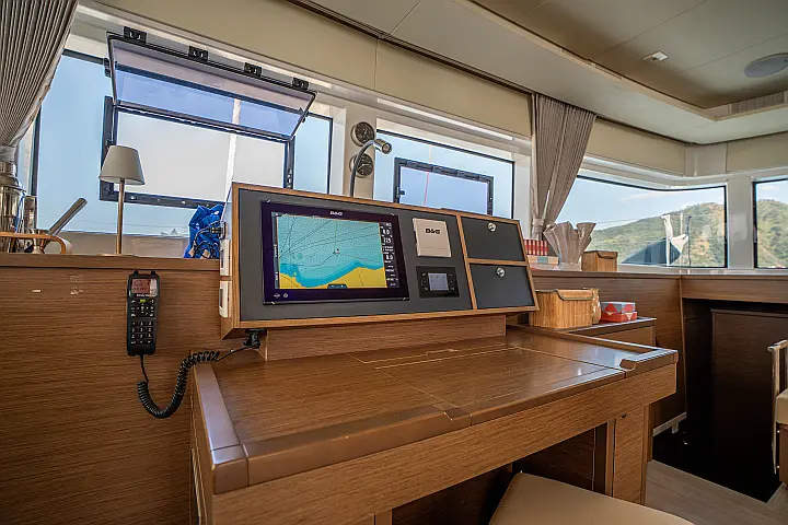 Lagoon 52F - Dinette