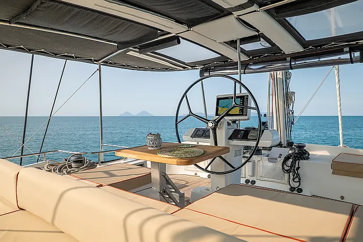 Lagoon 52F - Flybridge