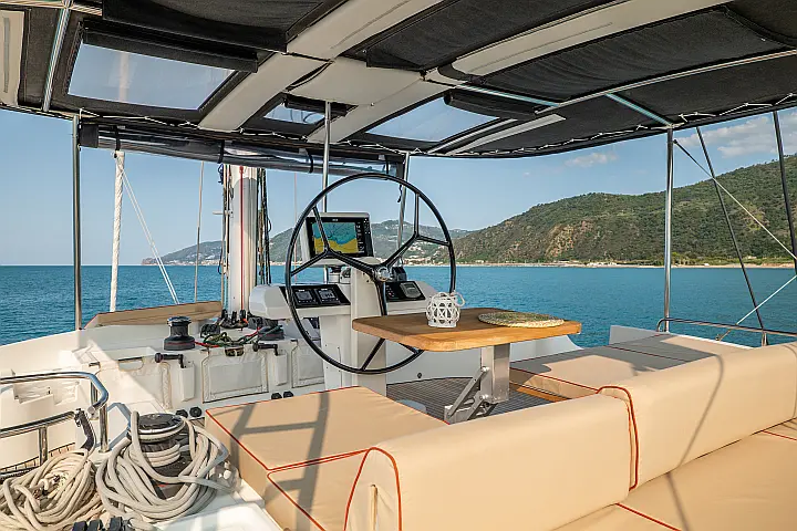 Lagoon 52F - Flybridge