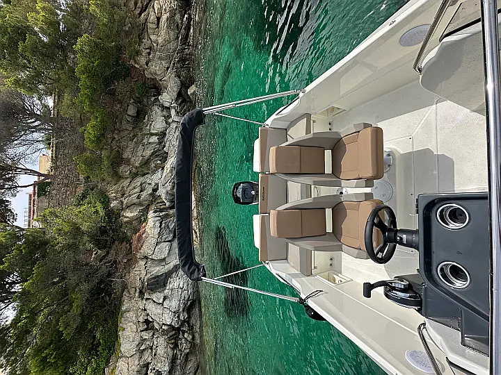 Quicksilver Activ 675 Open - 