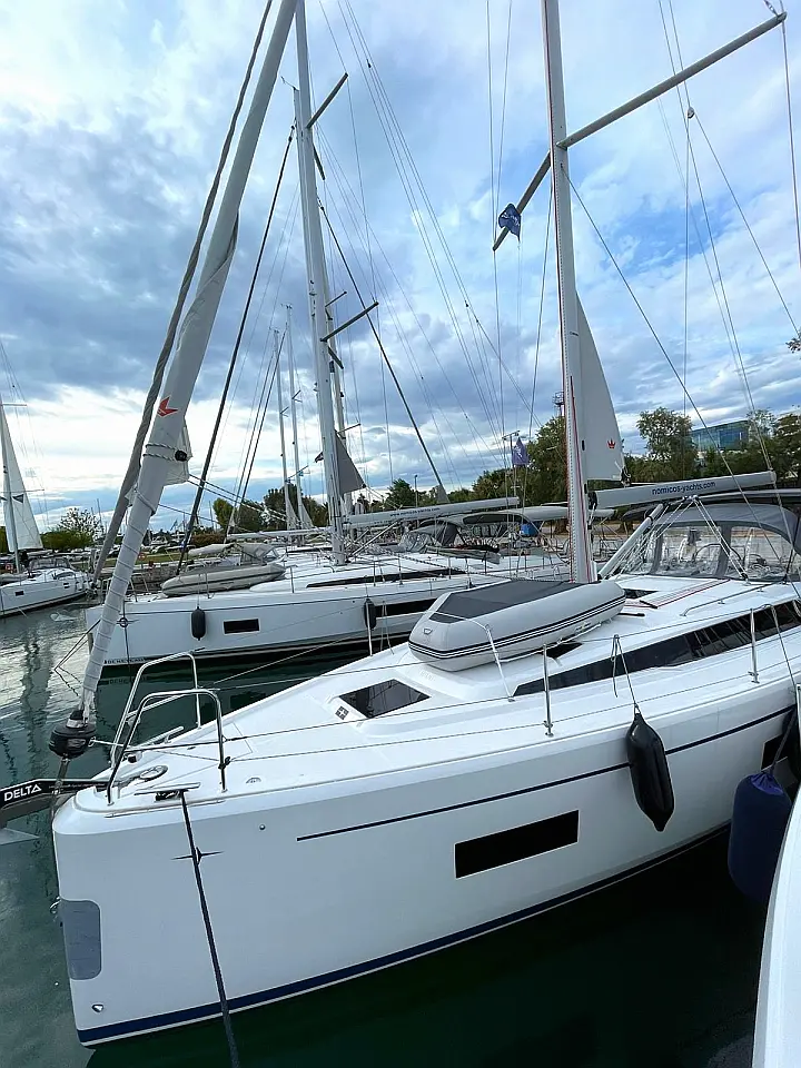 Bavaria C42 - 