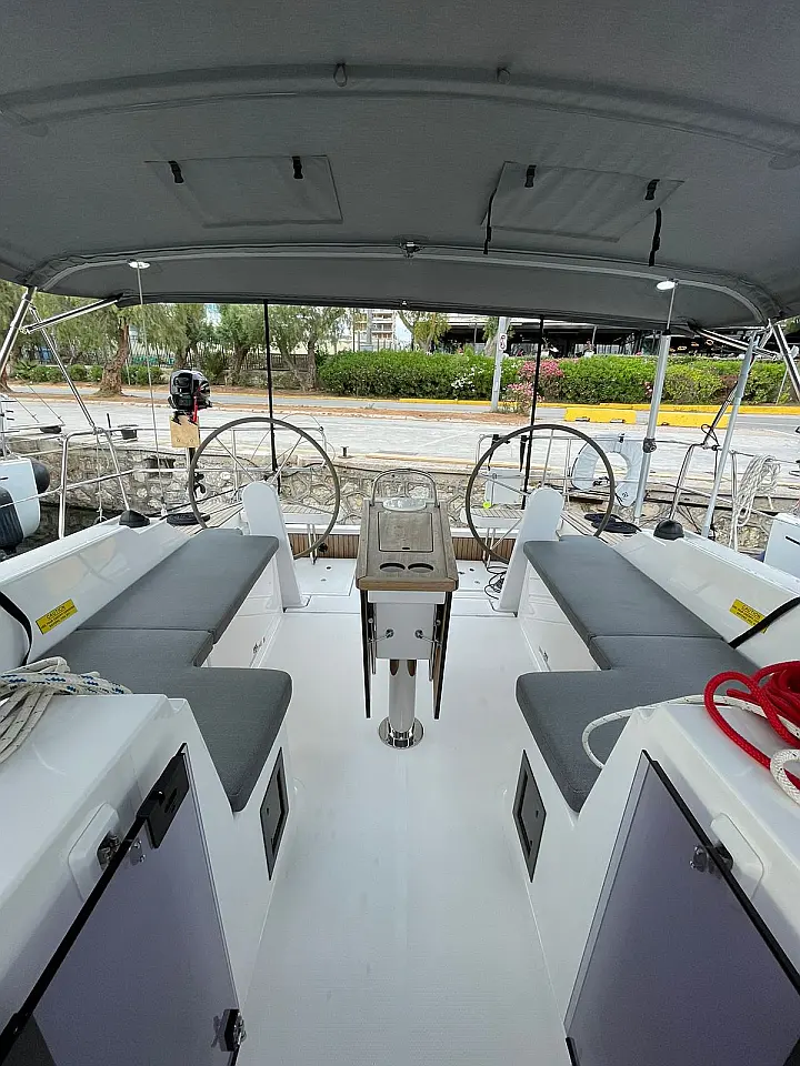 Bavaria C42 - 