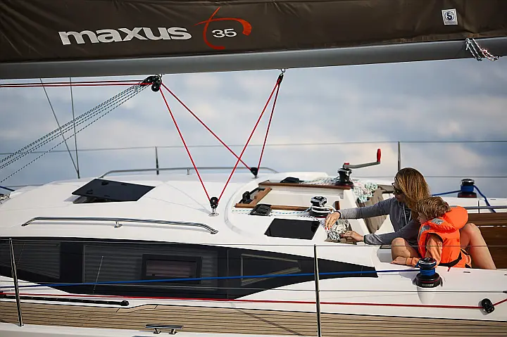 Maxus 35 (see with our base extra options availability as Air Conditioned) - 