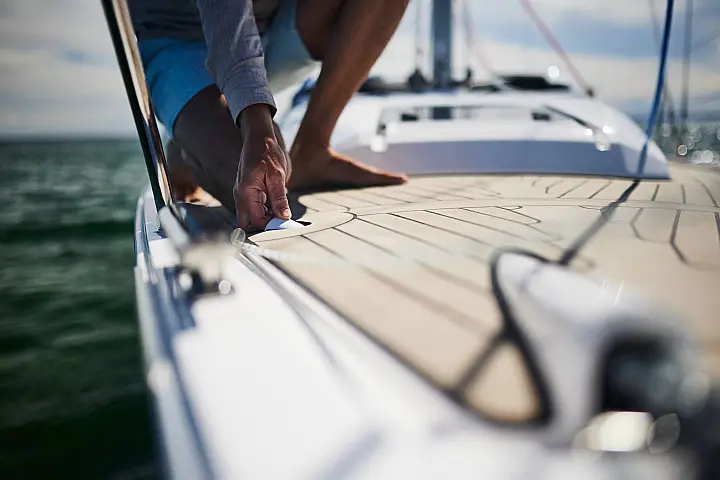 Maxus 35 (see with our base extra options availability as Air Conditioned) - 