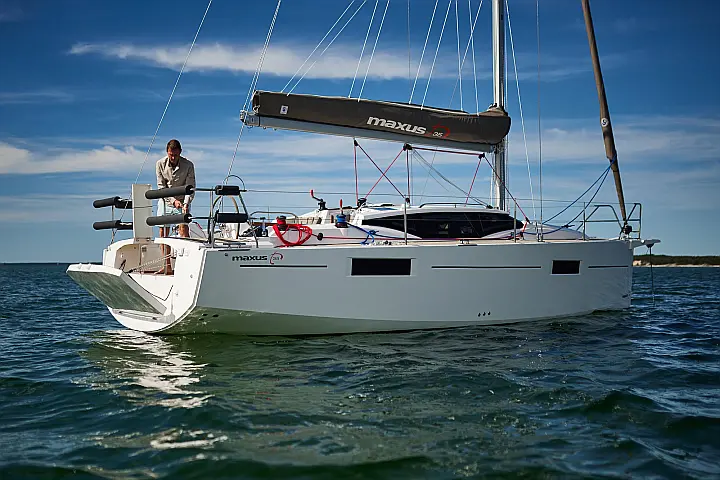 Maxus 35 (see with our base extra options availability as Air Conditioned) - 