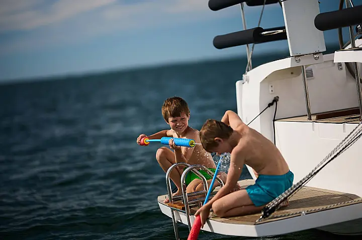 Maxus 35 (see with our base extra options availability as Air Conditioned) - 