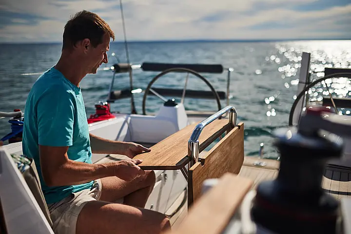Maxus 35 (see with our base extra options availability as Air Conditioned) - 