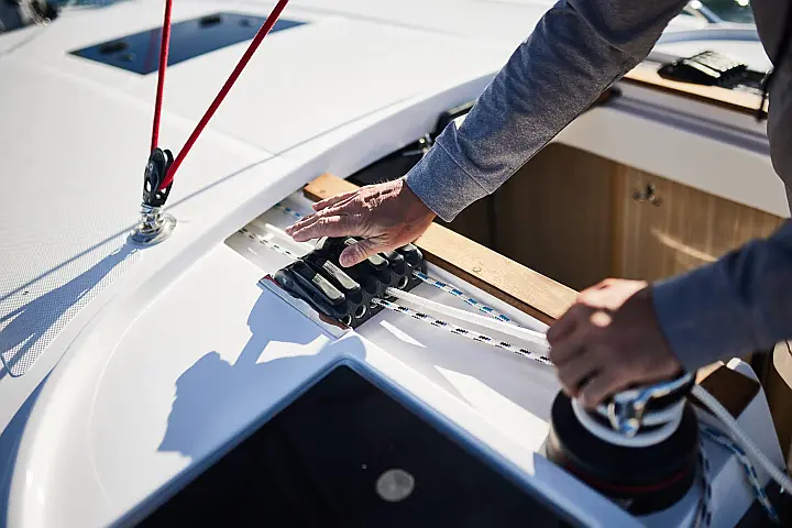 Maxus 35 (see with our base extra options availability as Air Conditioned) - 