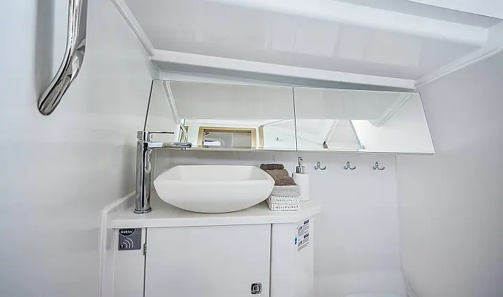Maxus 35 (see with our base extra options availability as Air Conditioned) - 