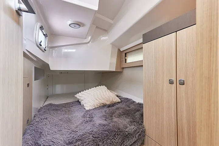 Maxus 35 (see with our base extra options availability as Air Conditioned) - 