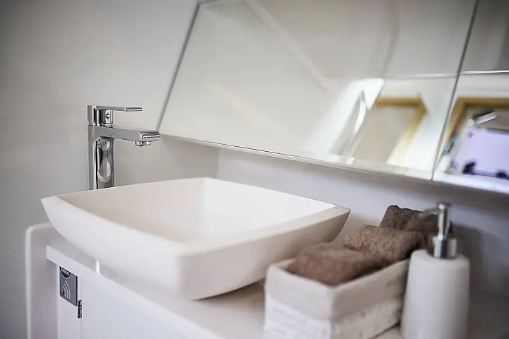 Maxus 35 (see with our base extra options availability as Air Conditioned) - 