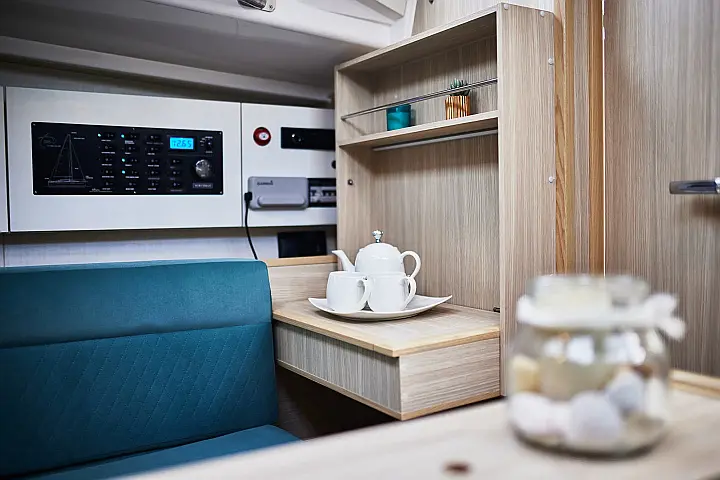 Maxus 35 (see with our base extra options availability as Air Conditioned) - 