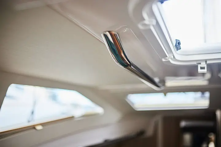 Maxus 35 (see with our base extra options availability as Air Conditioned) - 