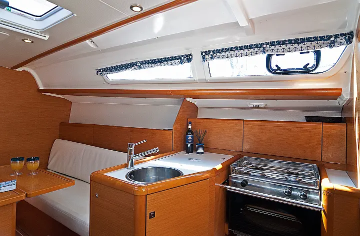 Sun Odyssey 33i - 