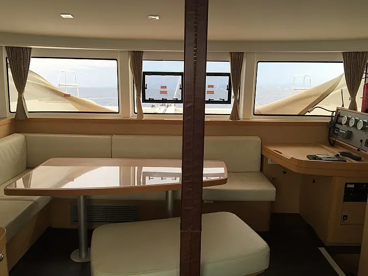 Lagoon 42 - 