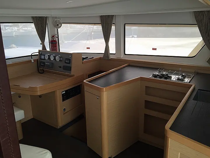 Lagoon 42 - 