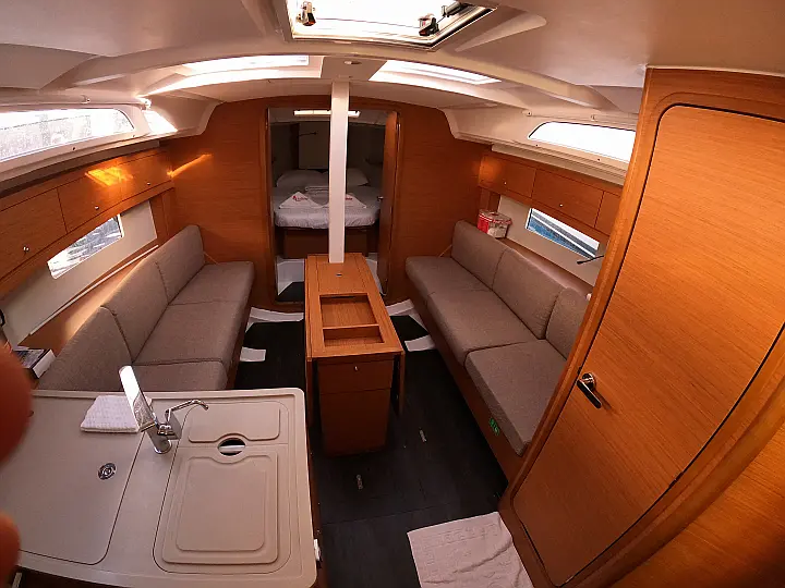 Dufour 37/3.cabin - 