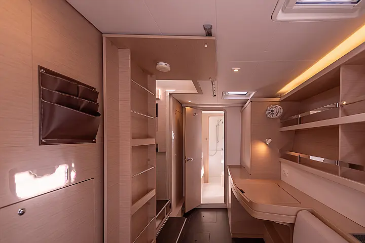 Lagoon 42 owner version - 