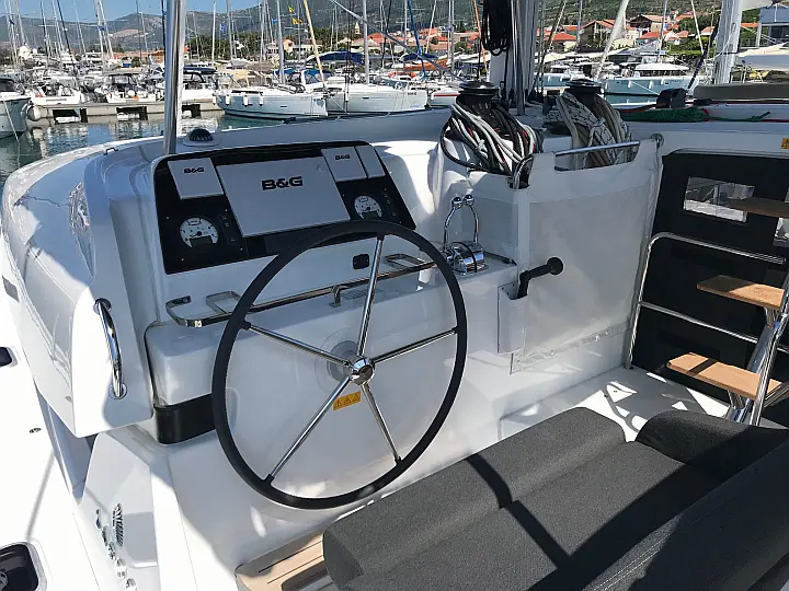 Lagoon 42 owner version - 