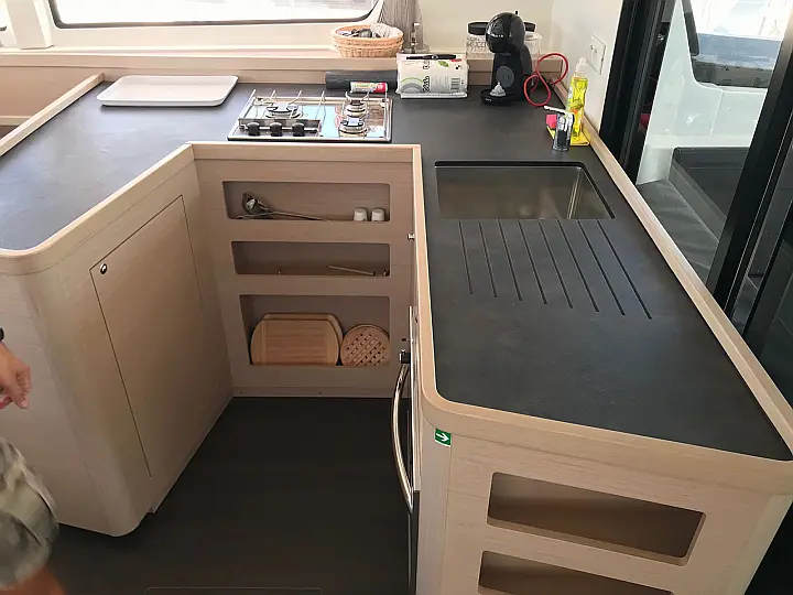 Lagoon 42 owner version - 