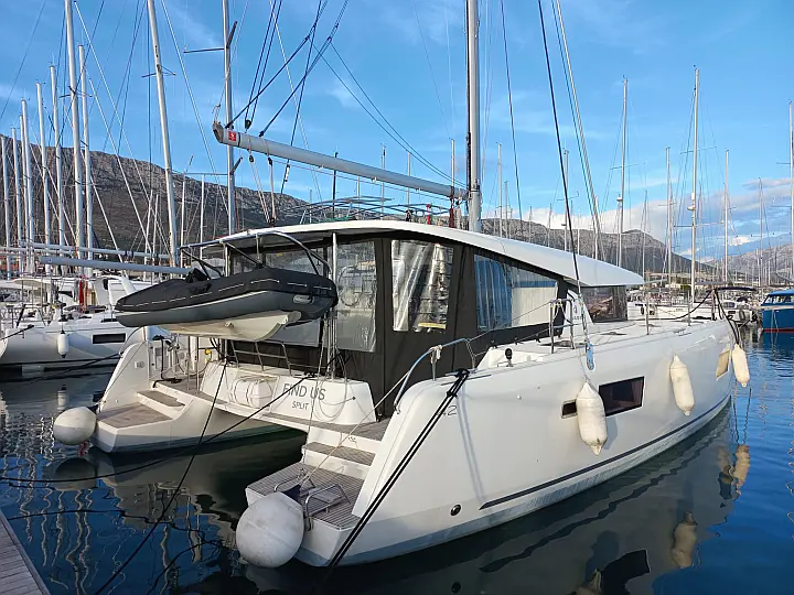 Lagoon 42 owner version - 