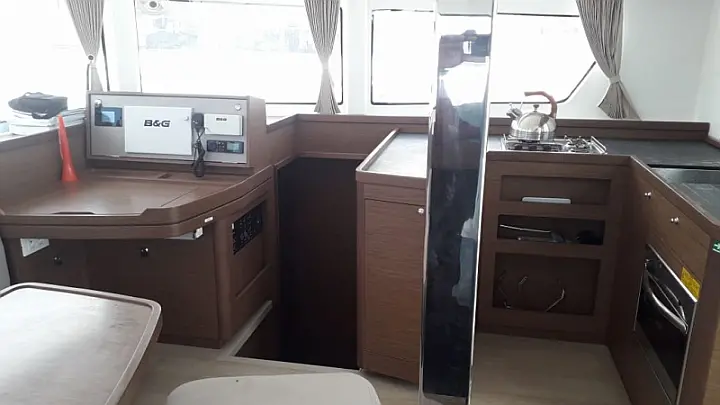 Lagoon 42 - Kitchen/Navigation