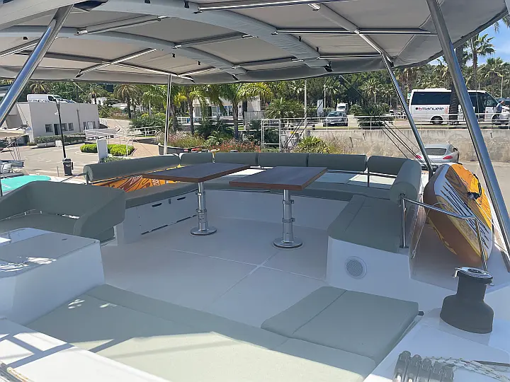 Bali 5.4. - Flybridge