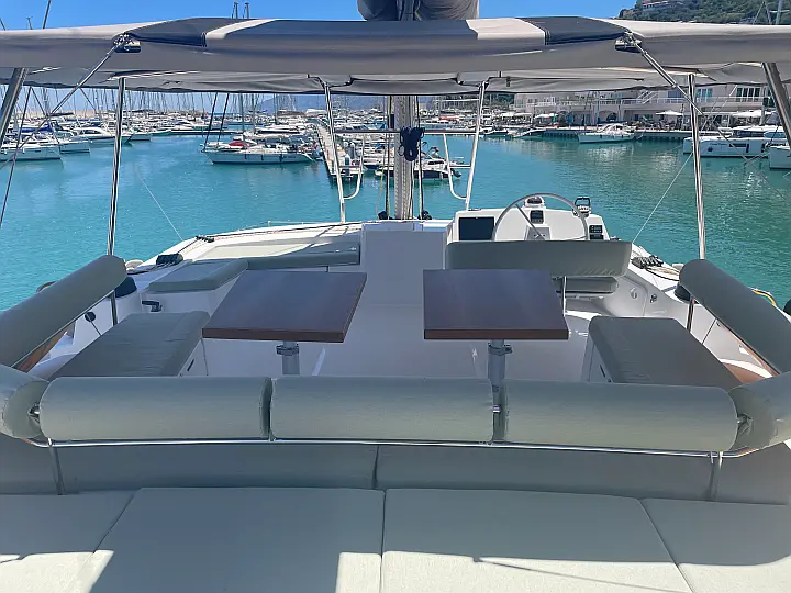 Bali 5.4. - Flybridge