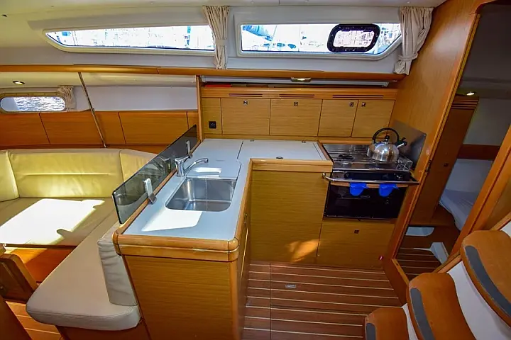 Sun Odyssey 36i - 