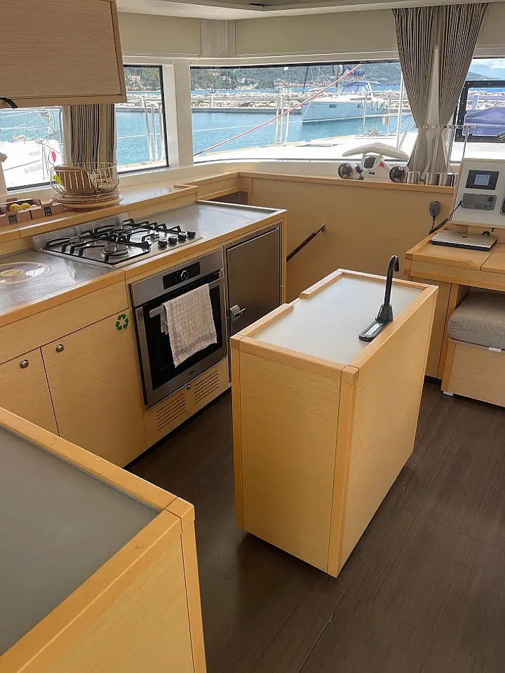 Lagoon 52F - 