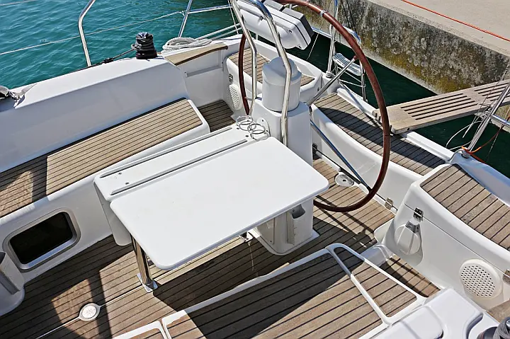 Sun Odyssey 36i - 