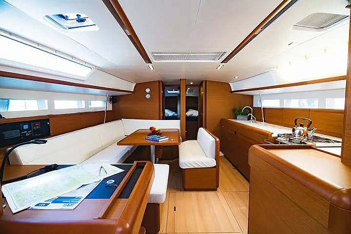 Sun Odyssey 519 - 