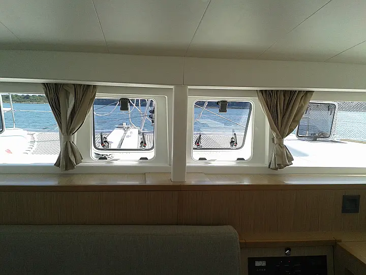 Lagoon 400 S2 - photo