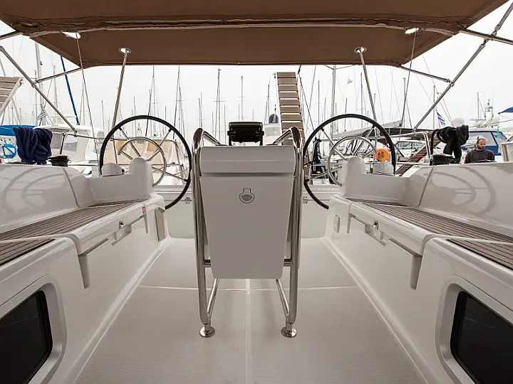 Sun Odyssey 439 - exterior