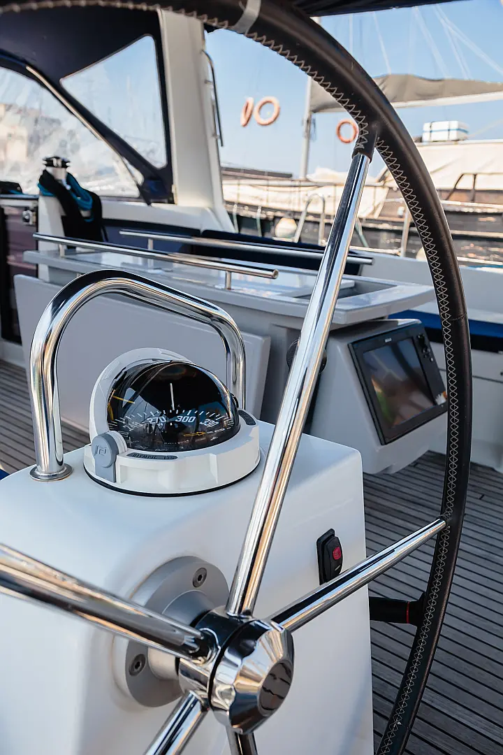 Oceanis 48 - timone